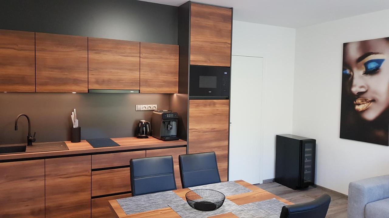 Leny, Apartment *